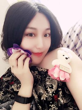 洋旭宝宝主播照片