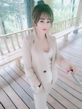 丹宝上班暂时停播主播照片