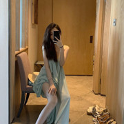 妮妮在这里海报