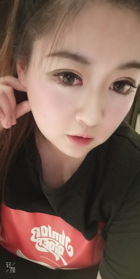 三七二十一世纪的主播照片