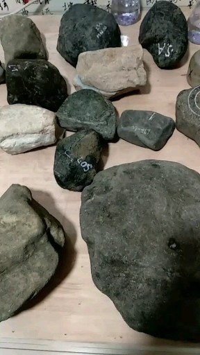 第一手缅甸翡翠原石，欢迎来购