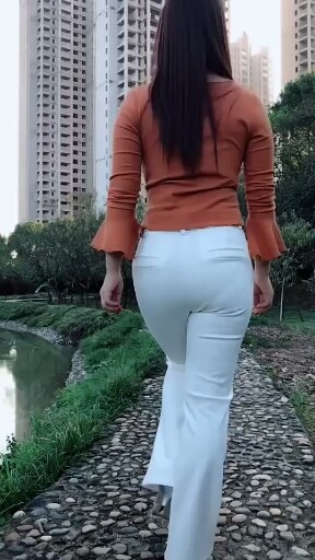 换了个美女看看这个性感吗？