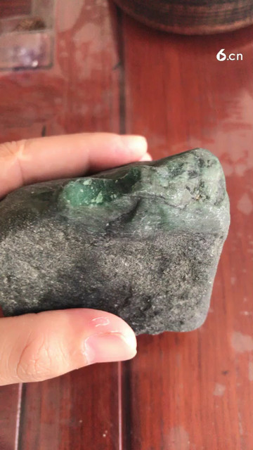 翡翠原石讲解，水翻沙色料，