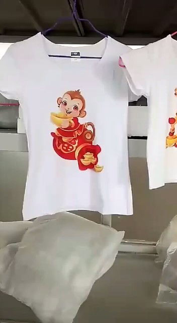 家庭装印照短袖T恤😊这个图案