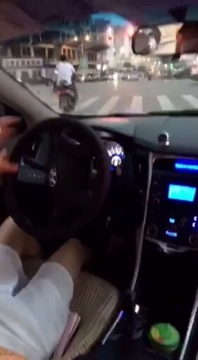我徒弟是我专业司机吃饭去