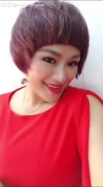 美妞今晚八点直播关注个人介绍来