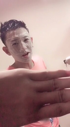找一圈原来在洗手间得瑟上了