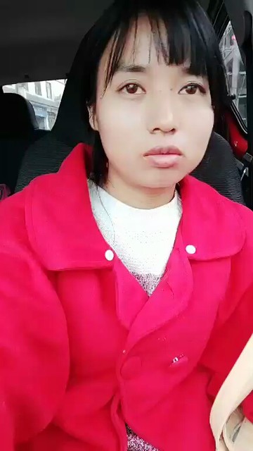 教主在车上