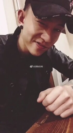 给你一次机会现在说爱你有点早