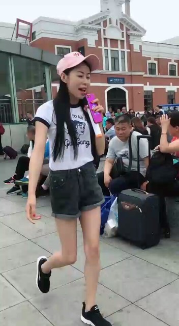 尴尬了