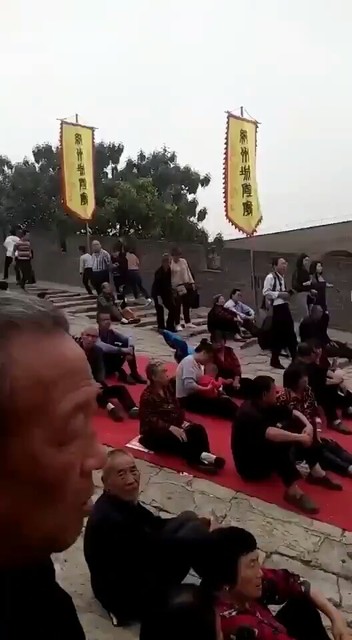 新绛家乡庙会唱大戏