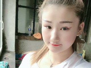 ；手捧阳光主播照片