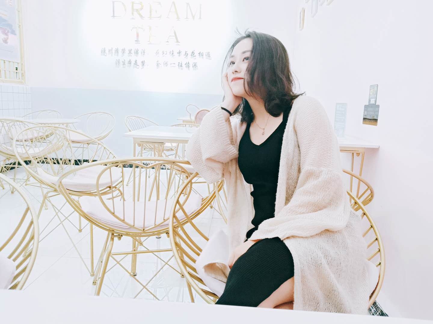 小月鑫没人要的主播照片
