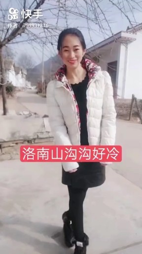 走在乡间的小路上