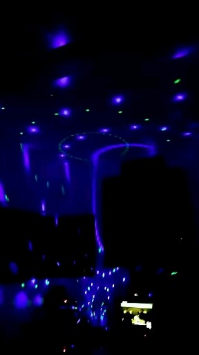 和搞笑的绿色的求方法八点十分