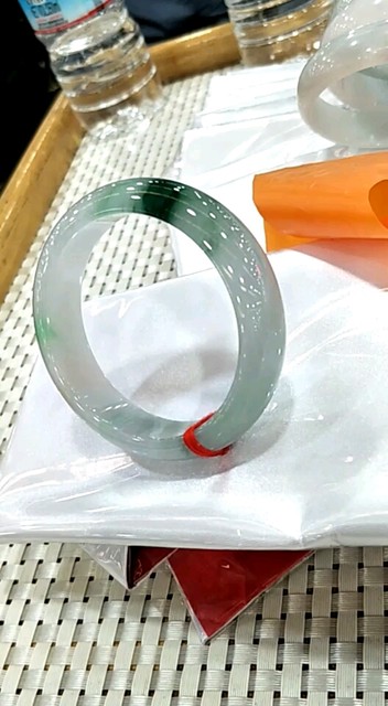 糯冰飘花草绿阳绿冰黄翡翠手镯