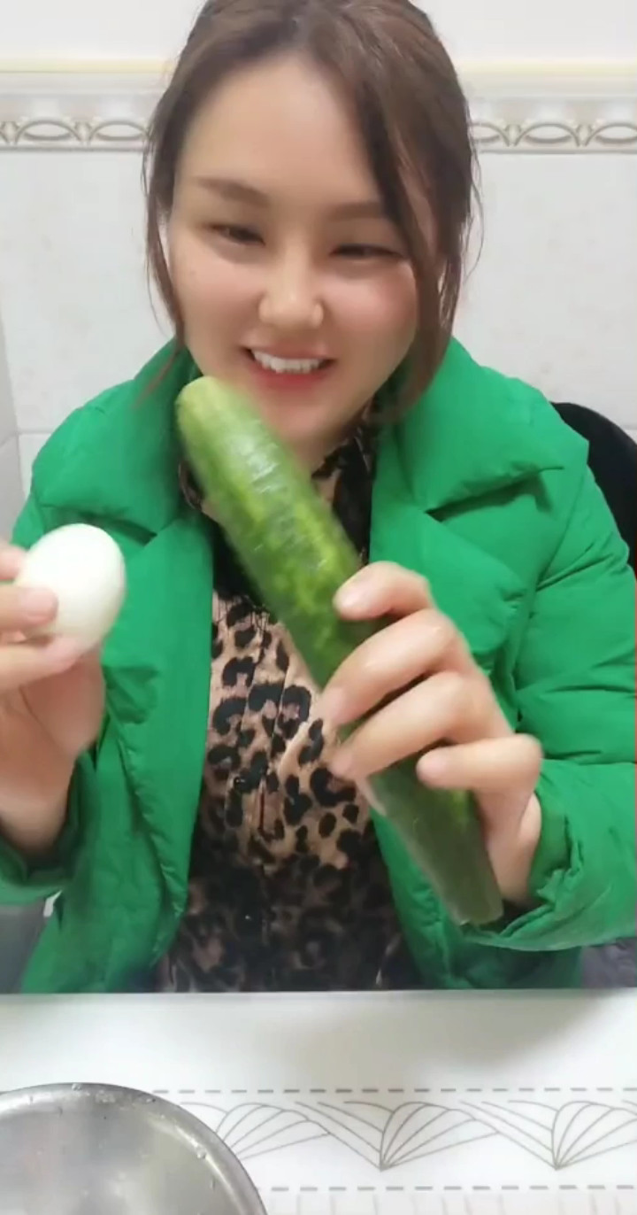 鸡蛋黄瓜