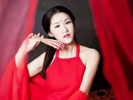 ☞皮卡丘主播照片