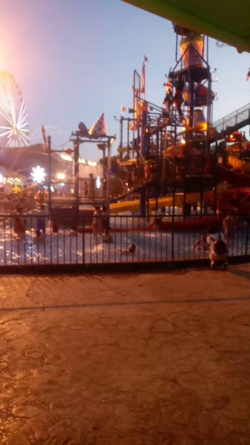 夏天的夜晚，凉爽……