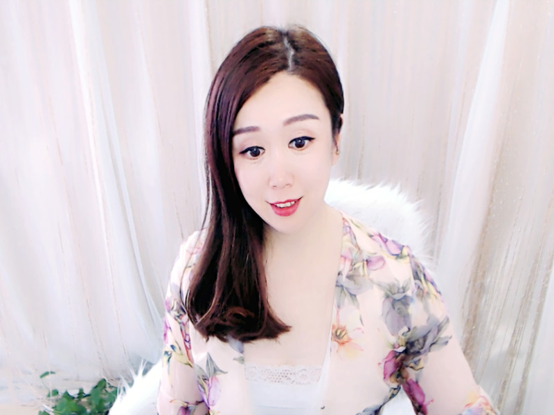 红姐💞静静听歌🎶的图片
