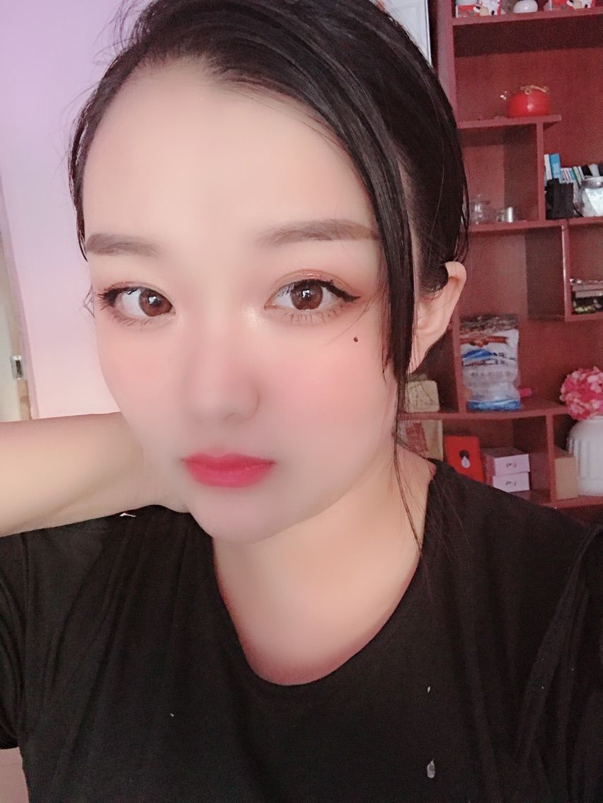 莹baby21的主播照片