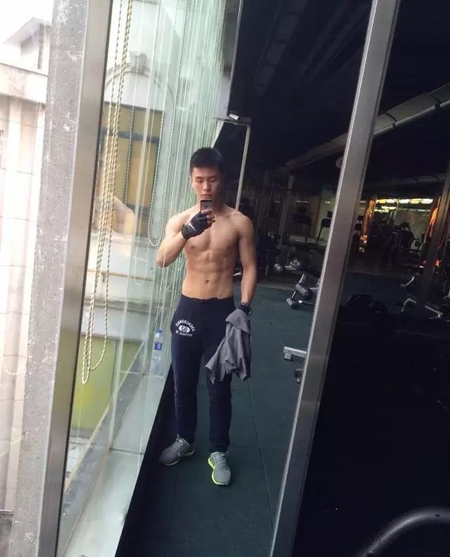 兄台你飘了主播照片