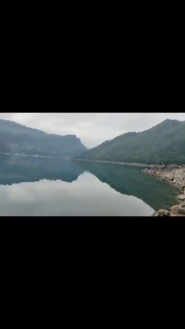 漂亮的马湖