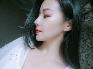 青丝半掩眉砂的主播照片