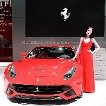 玩车女神刘露婷海报