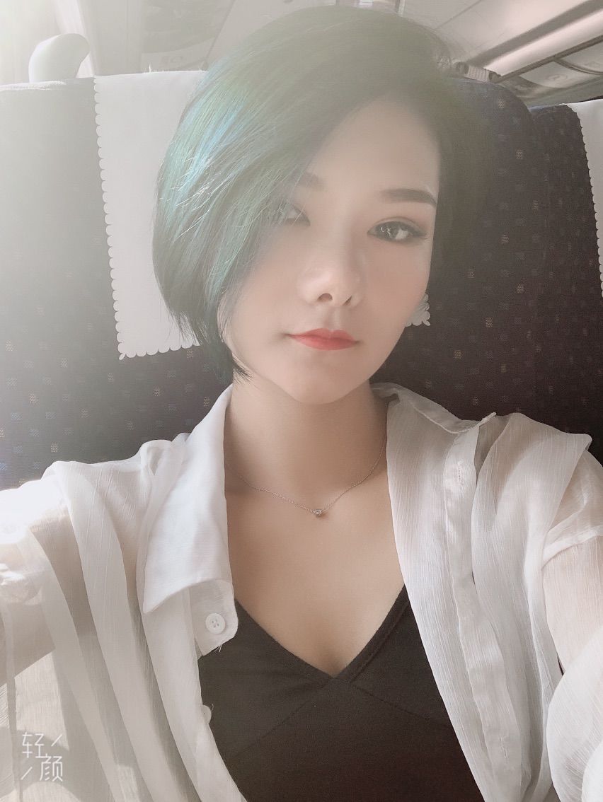 子陌爱笑的主播照片