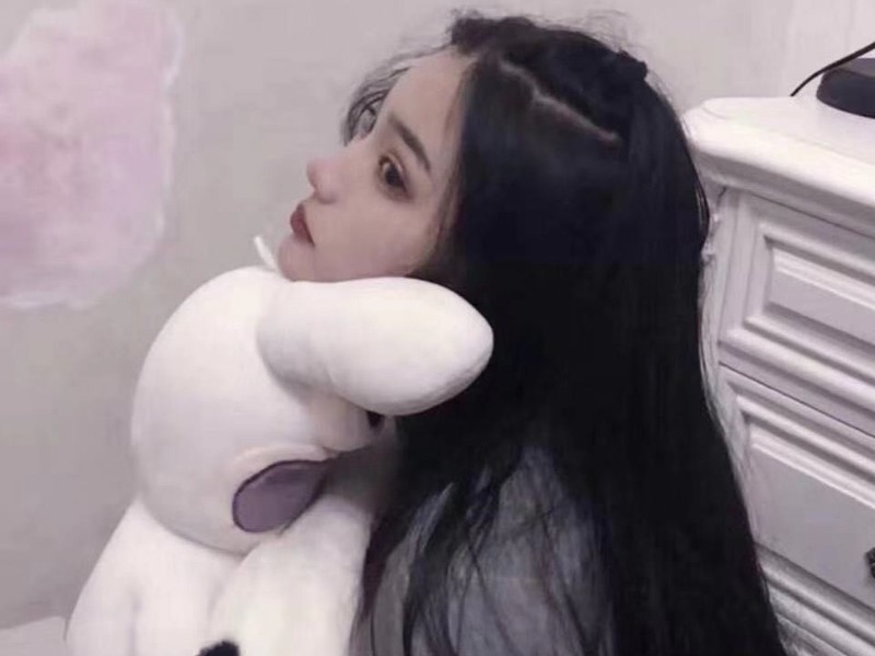 R.染七七的主播海报