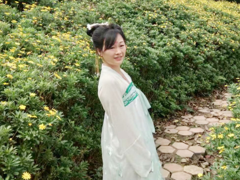 っღ.泡．沫。的图片