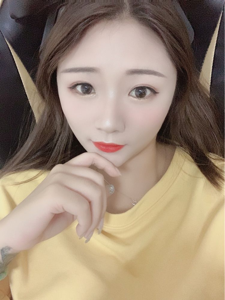1哒哒哒。。。主播照片