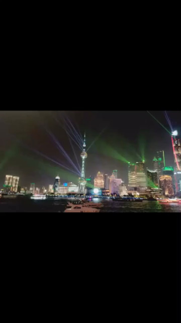 娥丫头上海外滩夜景