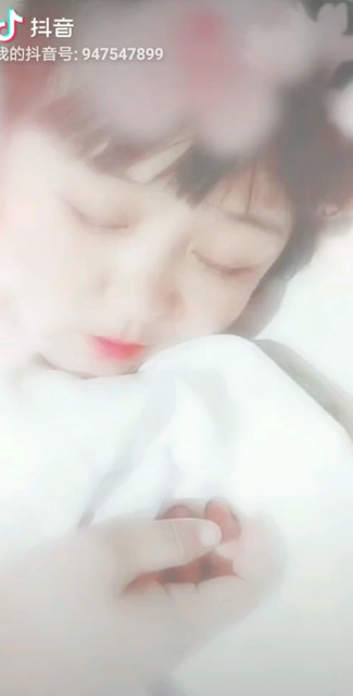 睡不着的时候。会不会有人陪着我