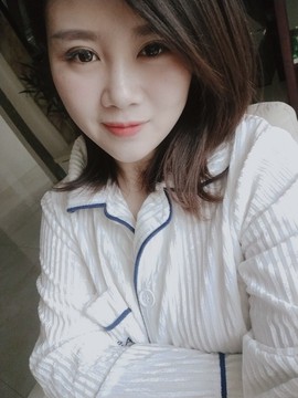 xy曾曾主播照片