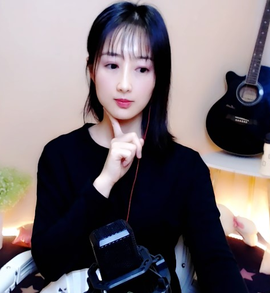 福建迪丽热巴主播照片