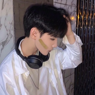 。林沫ᝰ