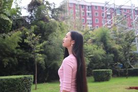 高脚凳主播照片