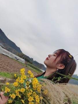 美妞ღ美美美！主播照片