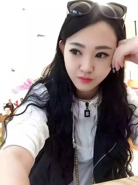 单身的火砖主播照片