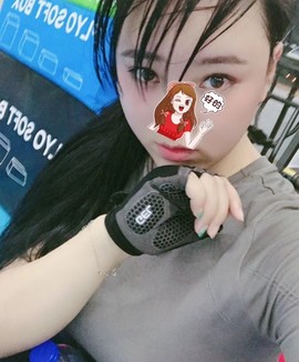 曾经的小草主播照片
