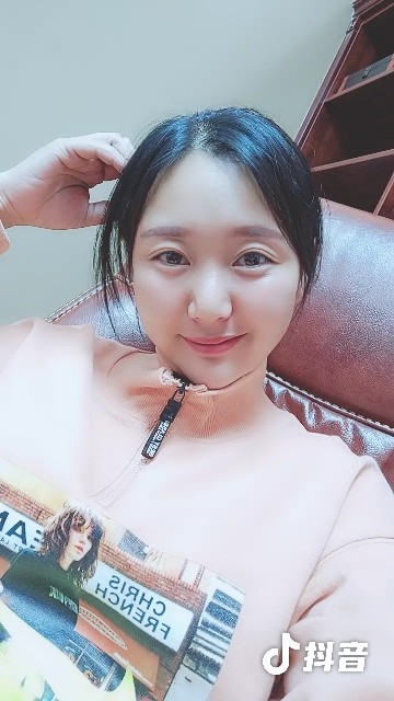 与特*的主播照片