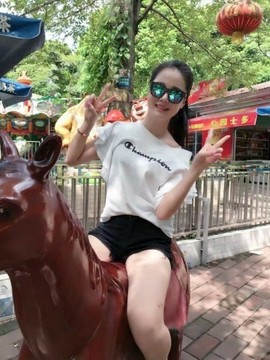 Liang1+1🦋主播照片