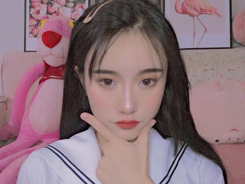 爱吃🍬的三岁的主播海报