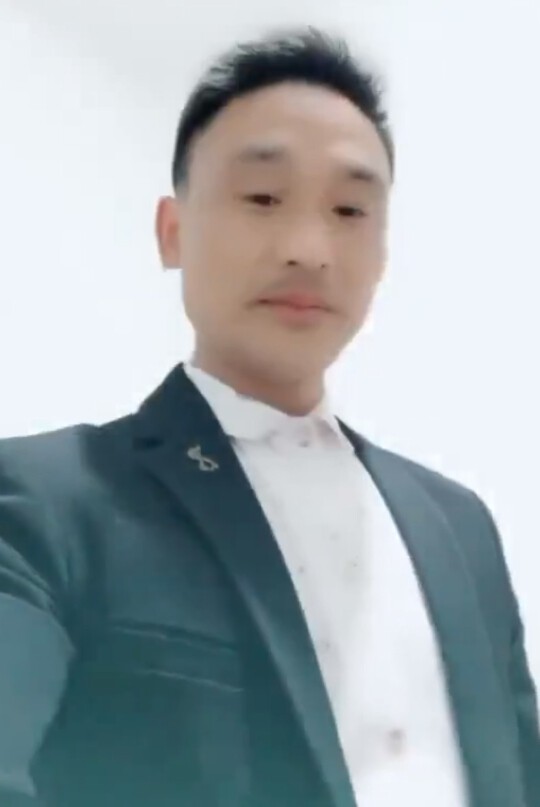 MobX12835R的主播照片