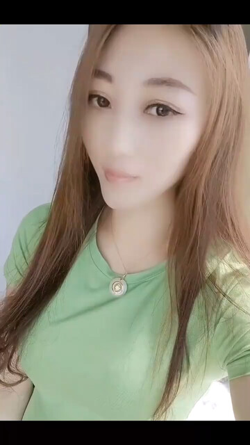 眼睛会说话，瞬间双眼含满泪水