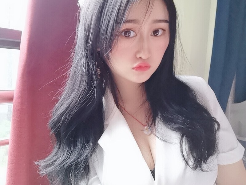 小桃子🍑Amy的主播海报