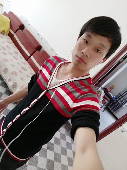 留我一个人等候的主播照片