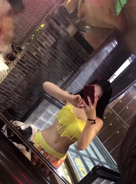三三暂退主播照片
